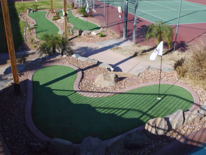 Mini-golf curbing